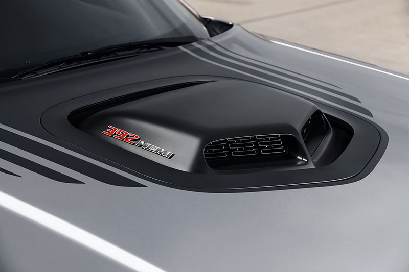 2015-Dodge-Challenger-Shaker-hood